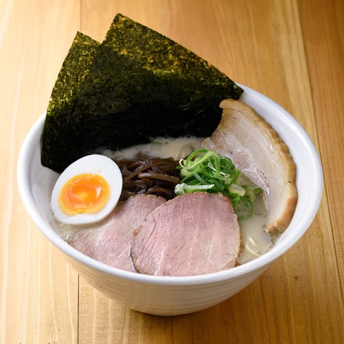 極白丸とんこつ