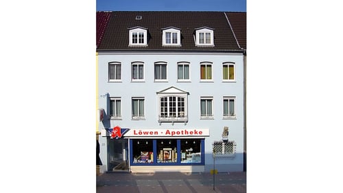 Aussenansicht der Löwen-Apotheke
