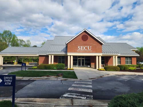 Outside view of the State Employees' Credit Union Oak Ridge branch