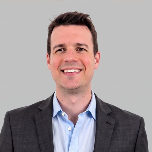 Headshot of Anthony Peoples, a wealth advisor at Chase