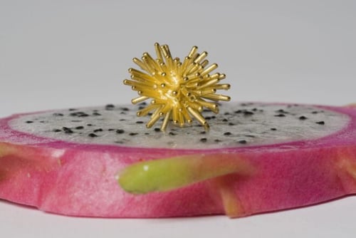 SASSA HELD SCHMUCK, Schmuckdesigner München, Armschmuck, Kollektionen, Ketten und Anhänger Kaufen, Ohrschmuck, Hochwertige Ringe München, Einzigartiger Schmuck München, Luxus Armschmuck München, Exklusiver Ohrschmuck, Handgefertigte Schmuckstücke München, Schmuck Geschäft München, Besondere Schmuckgeschenke München, Individueller Schmuck Design, Edelsteinschmuck München, Hochzeitsschmuck, SASSA HELD Schmuckladen, Trauringe, Hochzeitsringe, Brautschmuck, Taufschmuck, Taufgeschenke, Schmuckanfertigung, Anfertigung Schmuck, eigene Werkstatt