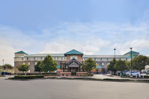 Welcome to Holiday Inn Express & Suites Elk Grove Central - HWY 99