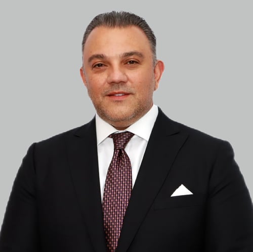 Headshot of Alexander N. Constantine, a wealth advisor at Chase