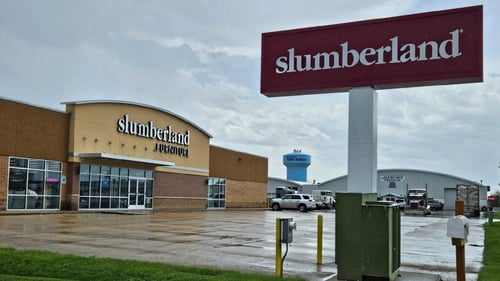 Fort Dodge Slumberland Furniture storefront and sign