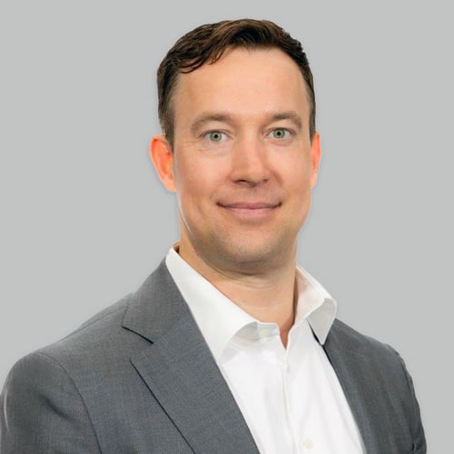 Headshot of Christian Olsen, a wealth advisor at Chase
