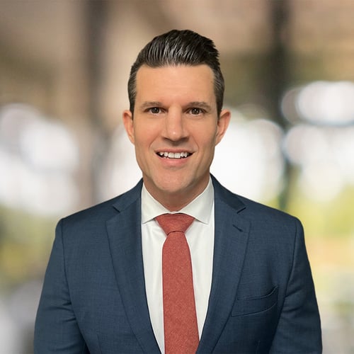 Headshot of Brian Loegering, a wealth advisor at Chase