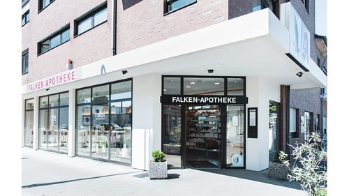 Aussenansicht der Falken-Apotheke