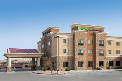 Welcoming Exterior View of Holiday Inn Express & Suites.