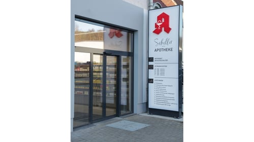 Aussenansicht der Schiller-Apotheke