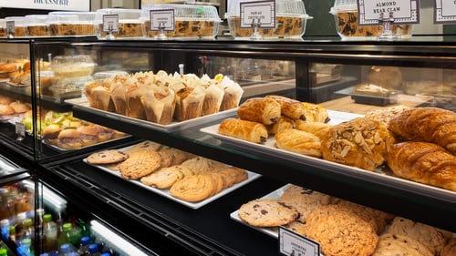 Chef Emeril Lagasse's cozy corner for exceptional coffee, pastries, sandwiches and salads. Here, coffee isn't just a pick-me-up; it's a sip of comfort. Our pastries aren't just baked goods but crafted with heart and soul. Stop by to get some work done or grab a cup to go. Coffee that kicks, pastries that please. Breakfast at Caesars seven days a week. Find us inside Caesars New Orleans near the Canal Street Entrance for a morning pick-me-up.