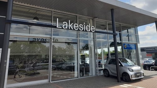 Stratstone smart of Lakeside Exterior Dealership