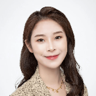 Headshot of Yvonne Dai