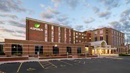 exterior photo to to the main entrance of Aspirus Stevens Point Hospital & Clinics