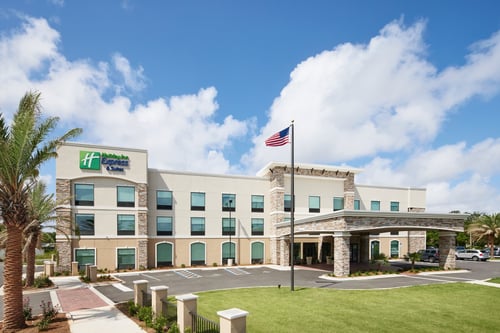 Welcome to Holiday Inn Express & Suites Gulf Breeze-Pensacola!