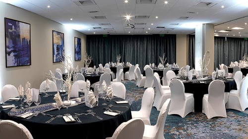 Private space for social dinners