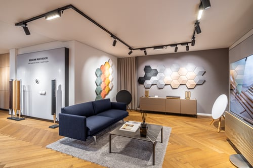 Bang & Olufsen Store Bern – Ihr Fachgeschäft für exklusive Audio und Videolösungen in der Region Bern. Wir bieten persönliche Beratung, Verkauf, professionelle Installation sowie Reparatur und Service für hochwertige Klang und Designprodukte. Entdecken Sie Premium Audio, Multiroom und Heimkino Lösungen in stilvollem Ambiente.