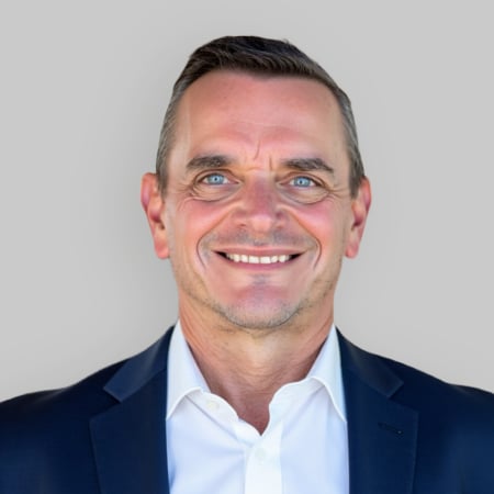 Headshot of George Epstein, a wealth advisor at Chase