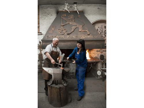 Guggenberger-Sagzahnschmiede- Steinmetzbetrieb GesmbH & Co KG  6233