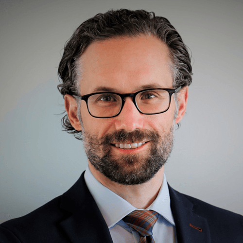 Robin Swinton Headshot.