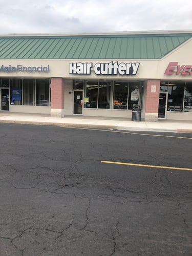 The front entrance of Hair Cuttery at Giant Marketplace.