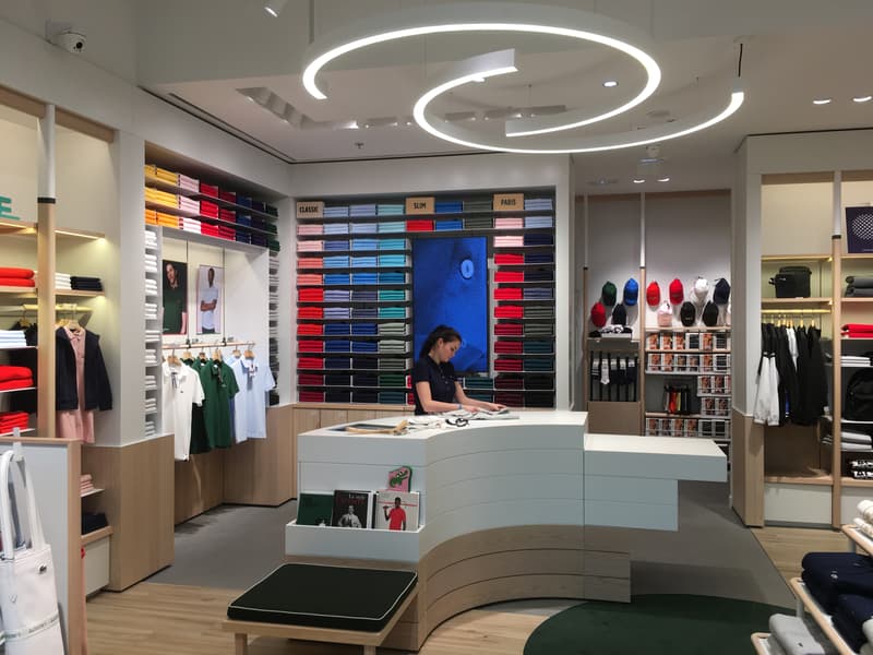 Boutique Lacoste Noyelles Godault - Polo Wall