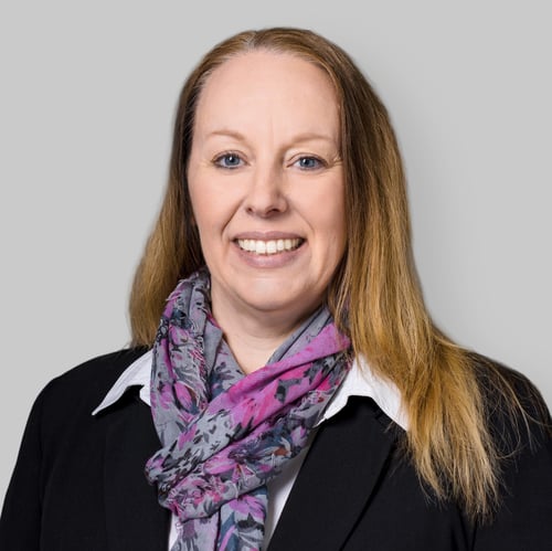 Headshot of Dawn Okon, a wealth advisor at Chase