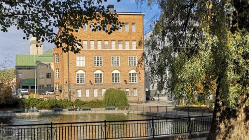 Nuorten kulttuurikeskus Monitoimitalo 13.