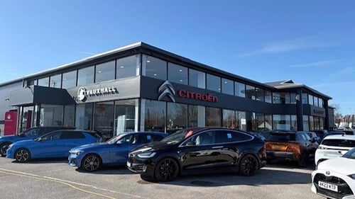 Citroen Peugeot Vauxhall Mansfield exterior and forecourt