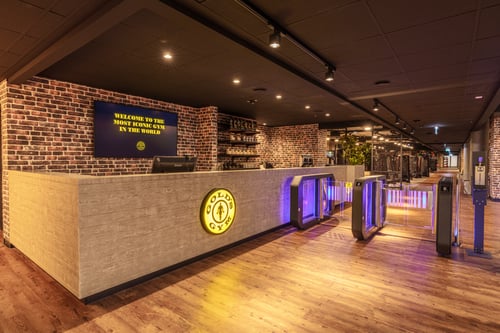 Gold's Gym Wien Eingangsbereich