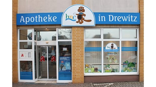 Aussenansicht der Apotheke in Drewitz