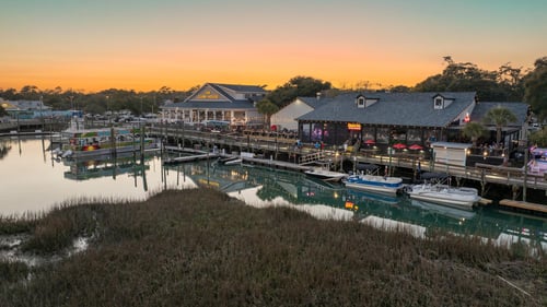 Close proximity to the Murrells Inlet MarshWalk for local dining