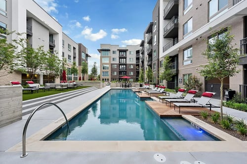 Resort-style Swimming Pool