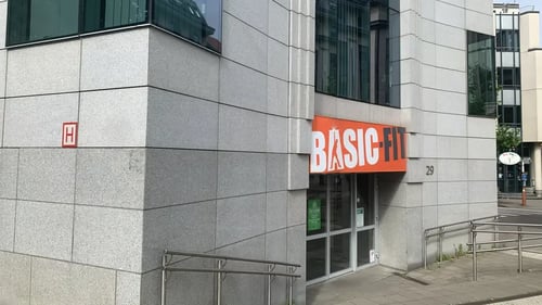 Basic-Fit Brussels Schuman 24/7 - front club outside