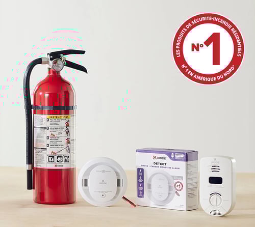 Assortiment de produits Kidde comprenant un extincteur d’incendie, un avertisseur de fumée, un avertisseur de monoxyde de carbone et le logo de la marque de produits de sécurité-incendie.