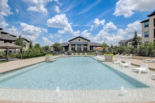 Swimming Pool at Southstone Apartments in Midlothian, TX 76065