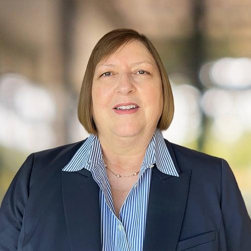 Headshot of Kristen Curtis, a wealth advisor at Chase