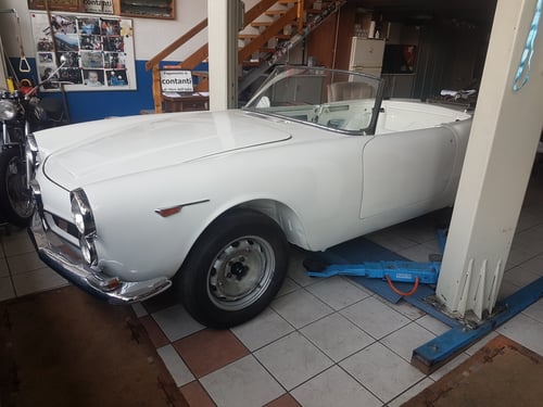 ALFA ROMEO 2600 Touring Anno 1963 In fase di restauro. PREZZO SU RICHIESTA