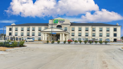 Exterior of the All New Holiday Inn Express & Suites Cuero Texas