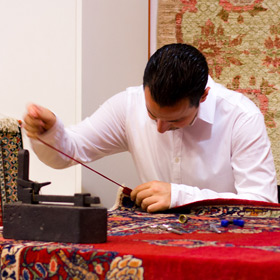 Adel Teppichrestaurierung und Teppichreinigung Bergheim