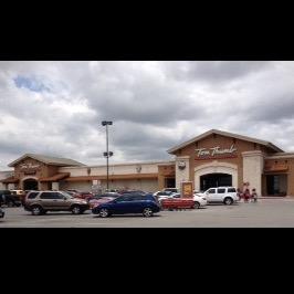 tom thumb store front