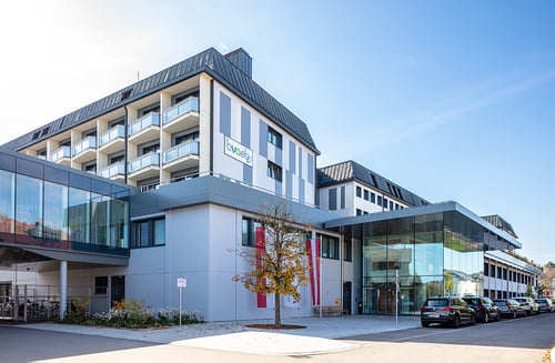 Außenaufnahme des Rehabilitationszentrums Austria
(© Architekturfotografie: www.markus-kaiser.at)