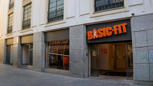 Basic-Fit Sevilla Calle Tarifa - front club outside