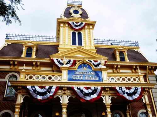 Disneyland City Hall