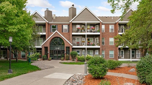cover photo for Regency Woods in Minnetonka, MN 55305