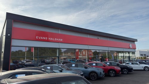 Evans Halshaw Grismby MG Exterior