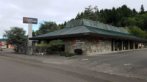 Exterior image of First Interstate Bank in Reedsport, Oregon.