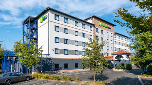 Warm Welcome to the Holiday Inn Express Cologne - Troisdorf!