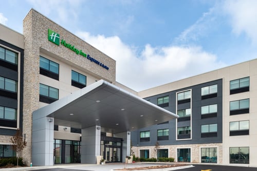 Brand new Holiday Inn Express & Suites located right off of I55