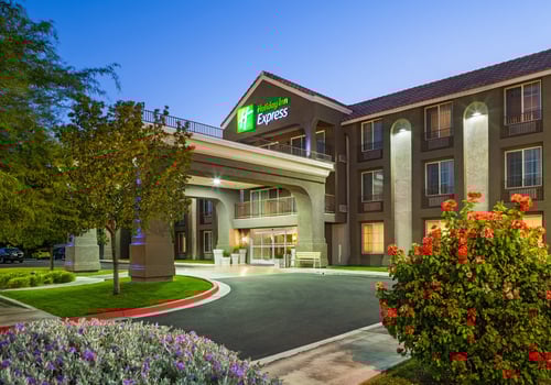 Welcome to the Holiday Inn Express Lancaster