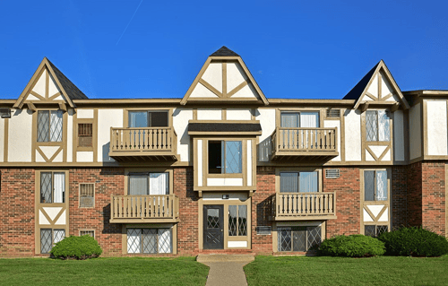 Building of Perry Place Apartments in Grand Blanc, MI 48439